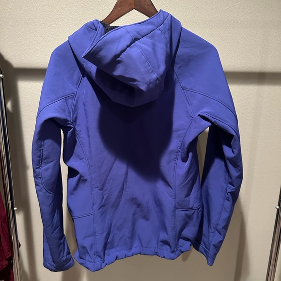 Columbia fur lined rain repellant jacket - Picture 3 of 3